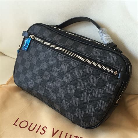 bolsa para hombre louis vuitton|1 louis vuitton bags.